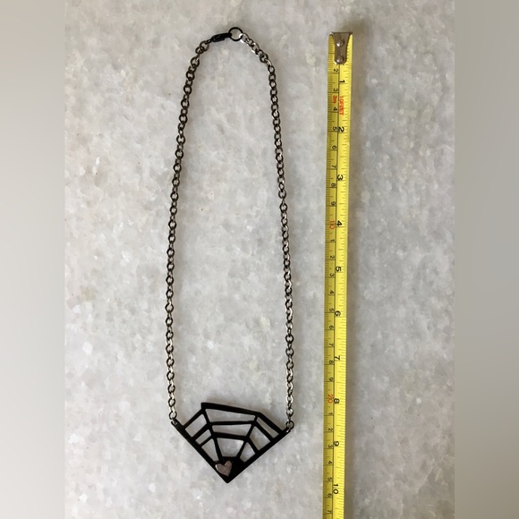 Spider web necklace & Black bow w/skull/spider hair clip & black flower hairclip - Picture 5 of 16